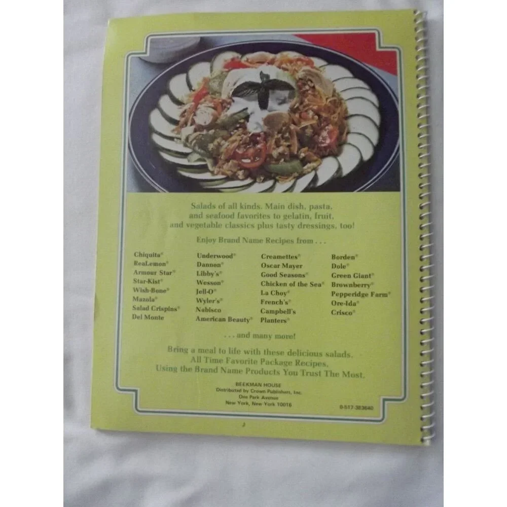Salads of All Kinds Recipe Book: Favorite Brand Name Recipes Consumer Guide